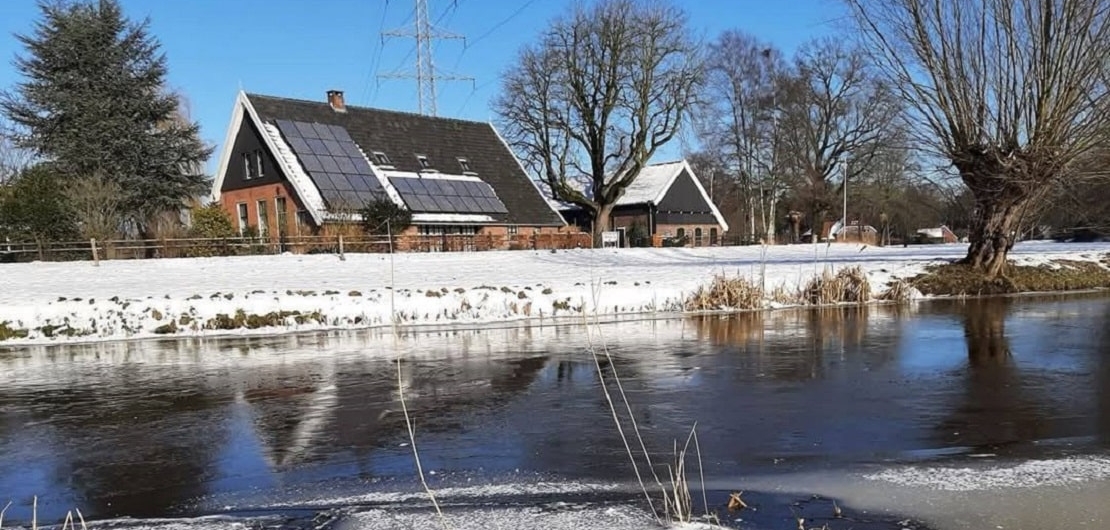 Boerderij-Peters-Zorgt-in-sneeuw_1110x530_acf_cropped
