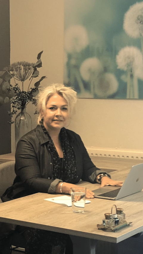 Martine-Vitalentiz-1_525x775_acf_cropped