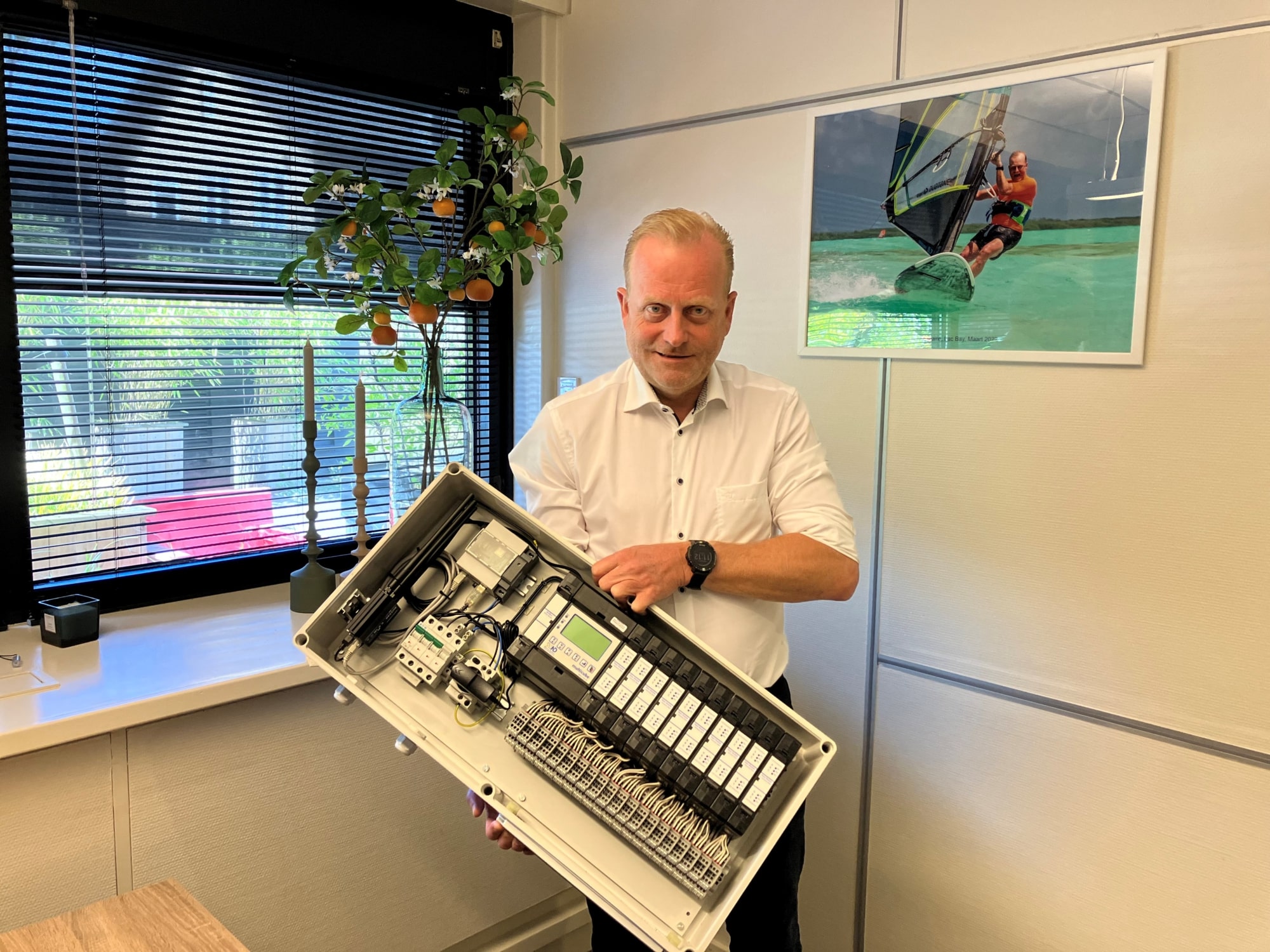 Ton van Ewijk met meetkoffer